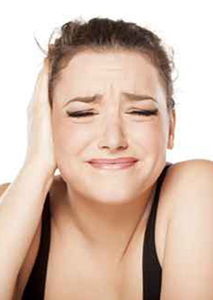 Dor nos ouvidos (otalgia) ou zumbido