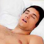 Dorme de boca aberta